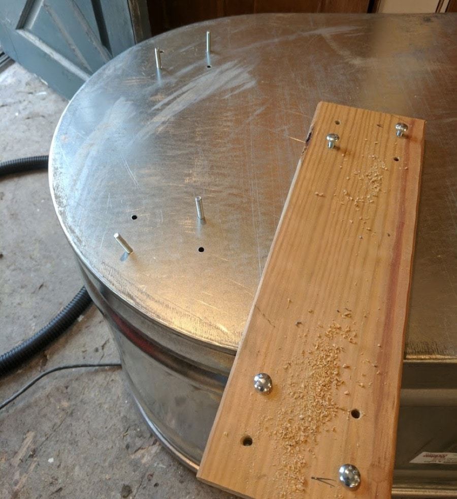 http://makerjosh.com/wp-content/uploads/2017/03/four-bolt-ends-water-trough-planters.jpg